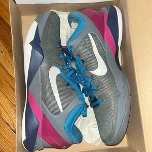 Kobe Fireberry size 9.5
